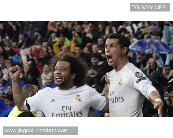 曼联狂胜皇马6-2帽子戏法引发争议判罚全场沸腾